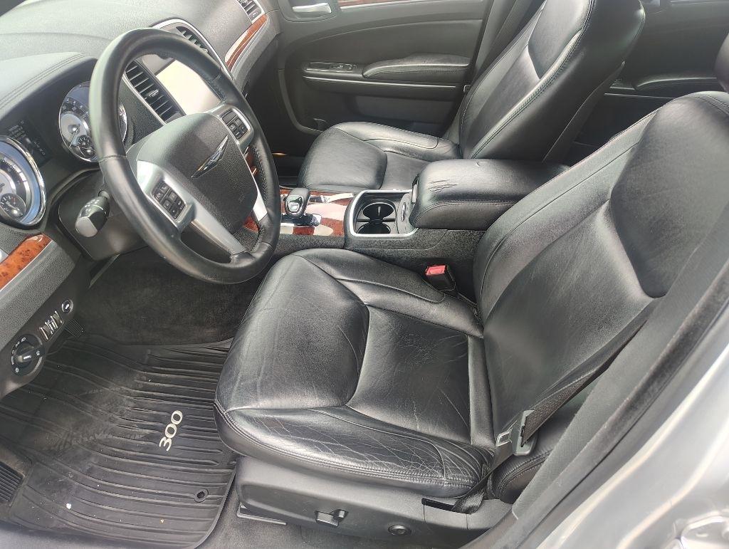 Chrysler 300  2012