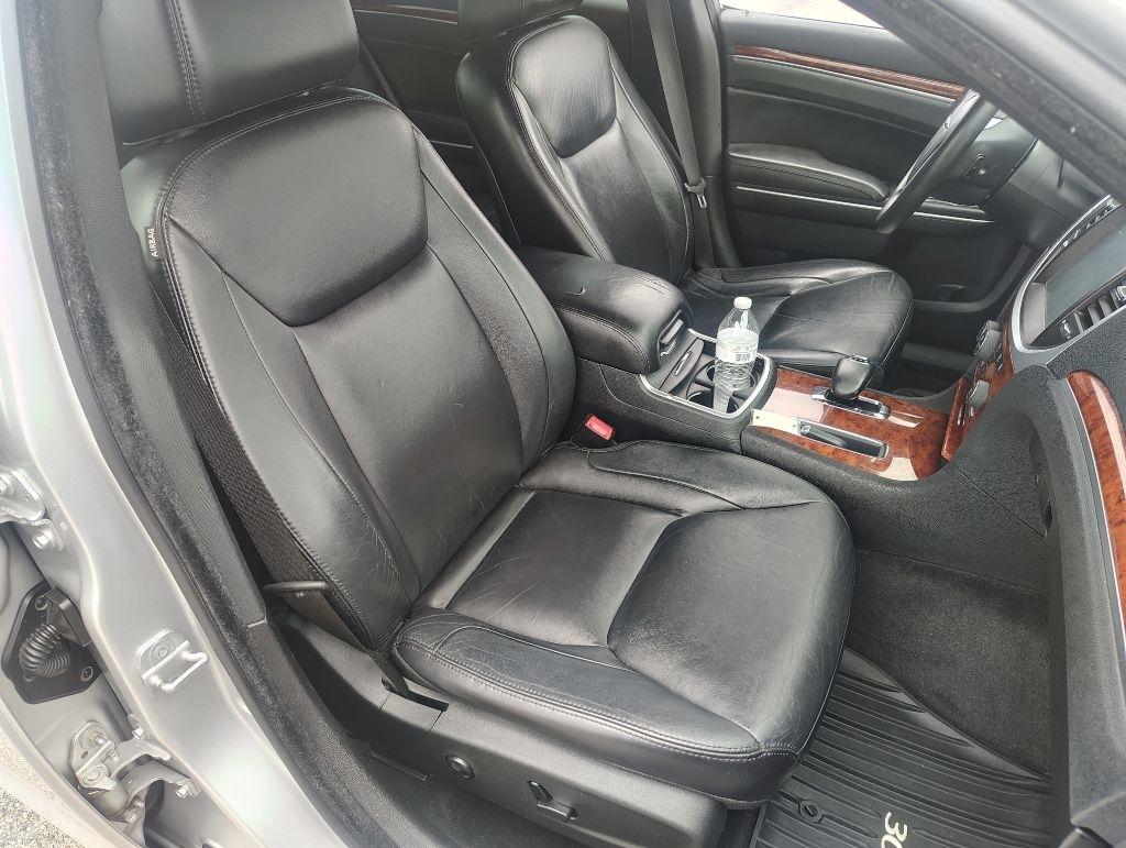 Chrysler 300  2012