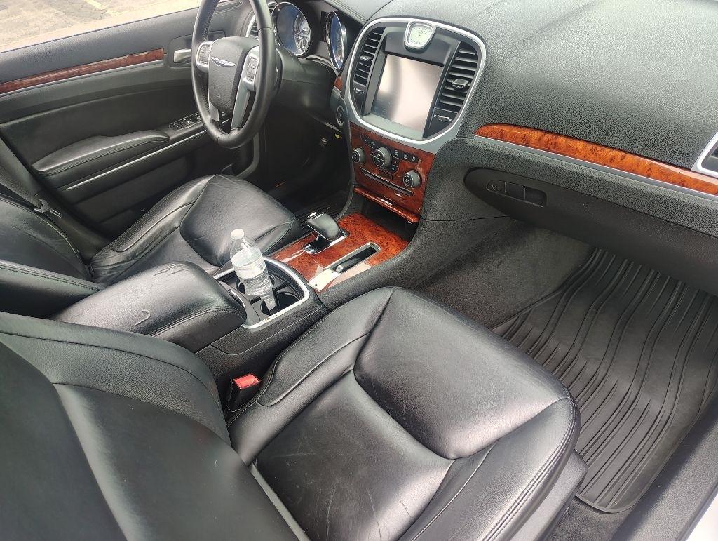 Chrysler 300  2012