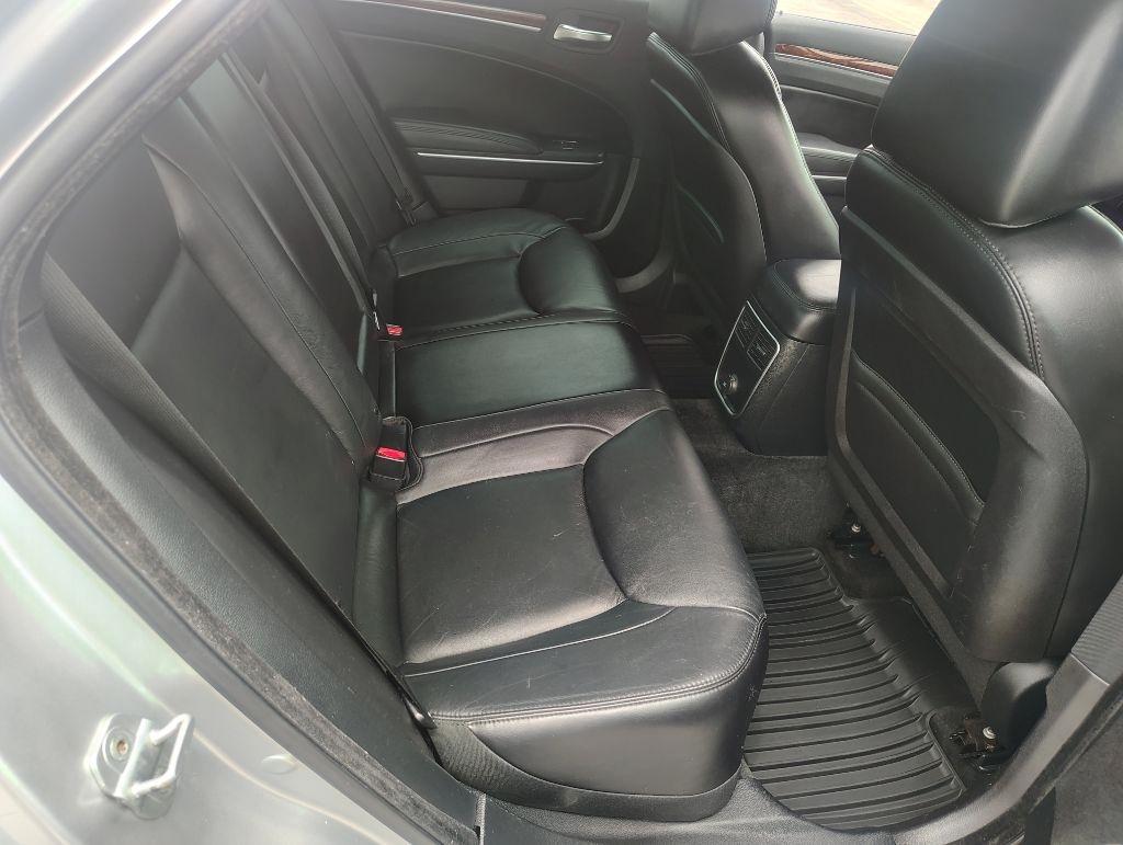 Chrysler 300  2012