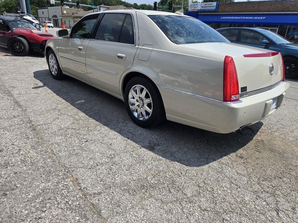 Cadillac DTS  2011