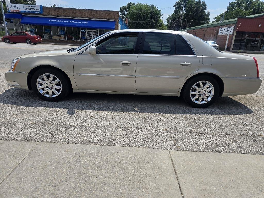 Cadillac DTS  2011