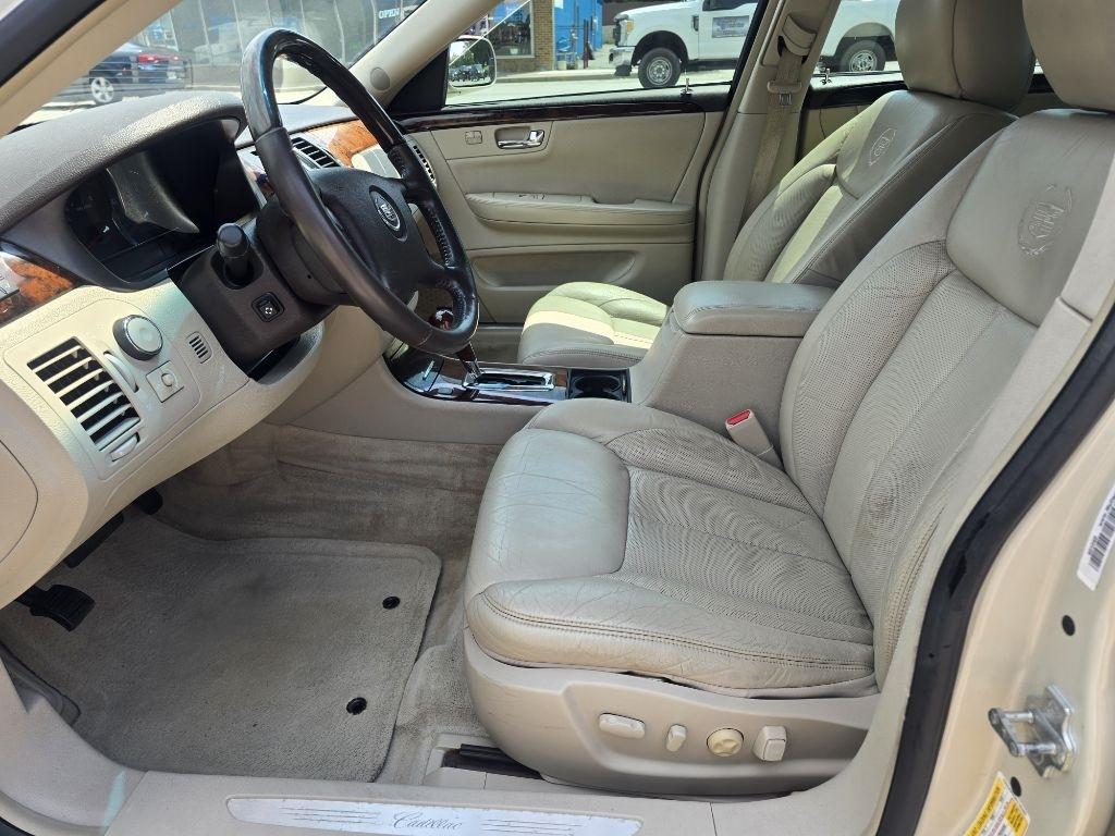 Cadillac DTS  2011
