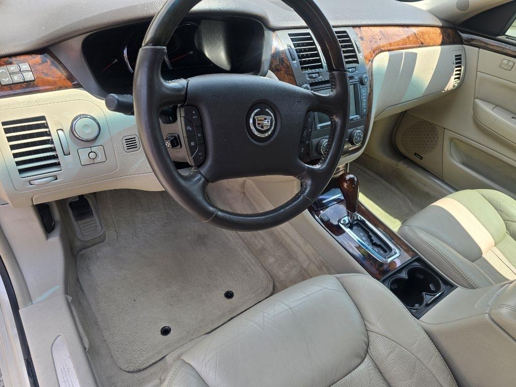 Cadillac DTS  2011