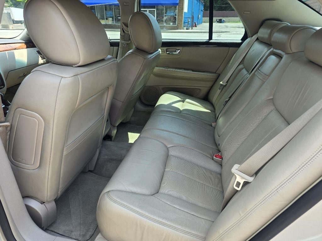Cadillac DTS  2011
