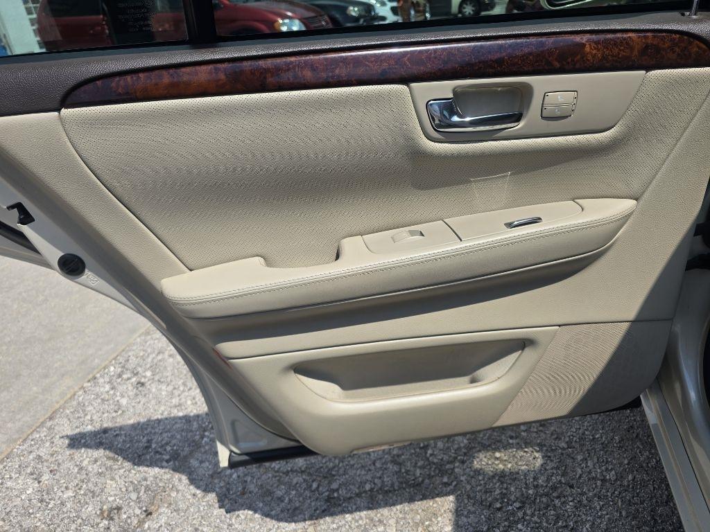 Cadillac DTS  2011