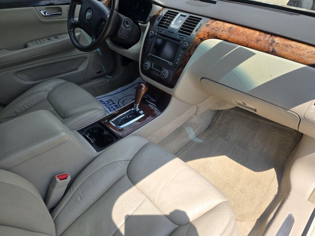 Cadillac DTS  2011