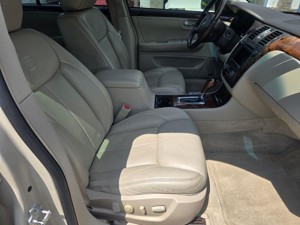 Cadillac DTS  2011