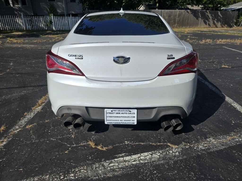 Hyundai Genesis Coupe  2015