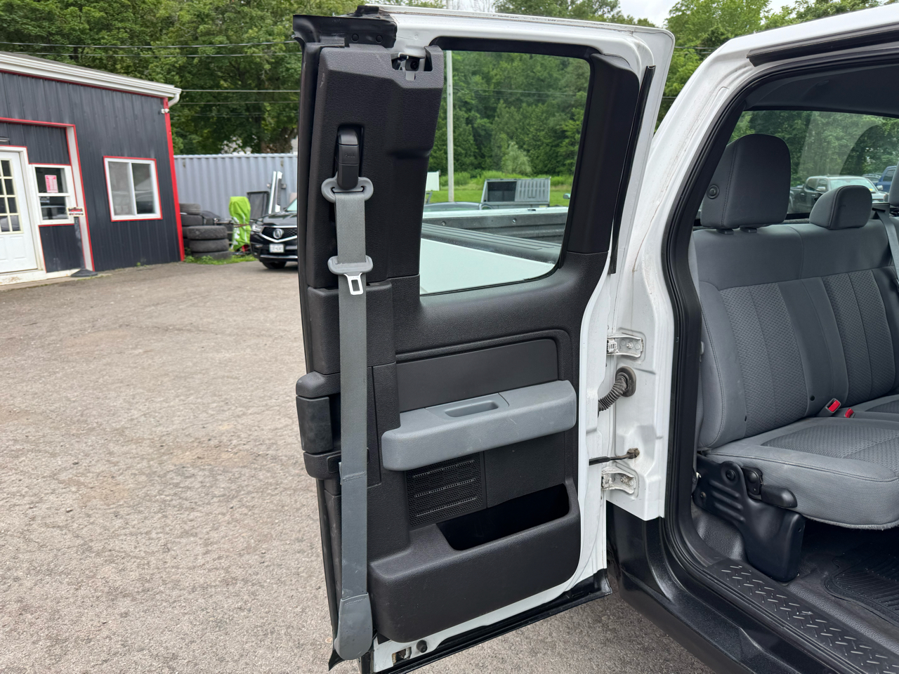 2013 Ford F-150 XL photo 17