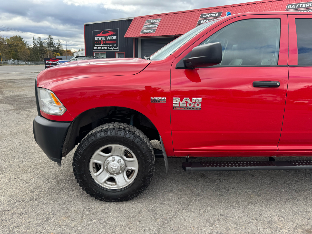 RAM 2500 Tradesman 4x4 Crew Cab 6'4" Box 2017 RAM 2500 Tradesman 4x4 Crew Cab 6'4" Box 2017
