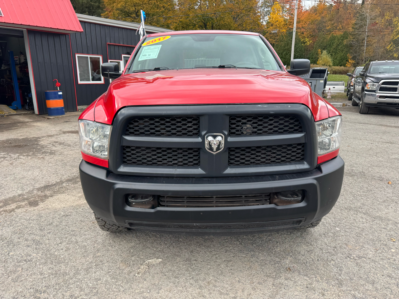 RAM 2500 Tradesman 4x4 Crew Cab 6'4" Box 2017 RAM 2500 Tradesman 4x4 Crew Cab 6'4" Box 2017