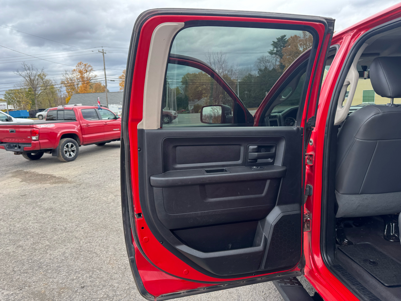 RAM 2500 Tradesman 4x4 Crew Cab 6'4" Box 2017 RAM 2500 Tradesman 4x4 Crew Cab 6'4" Box 2017