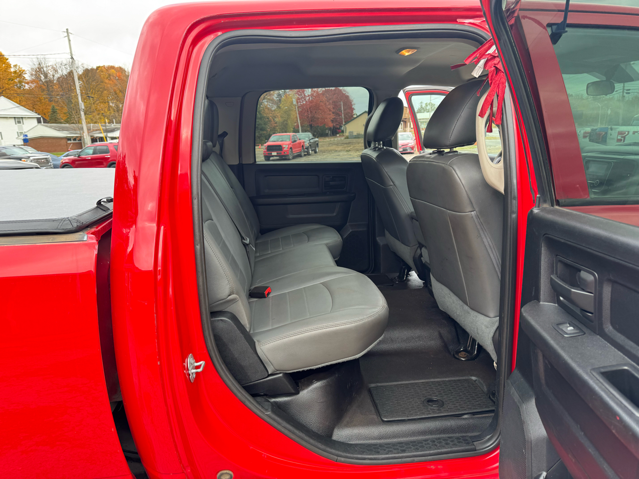 RAM 2500 Tradesman 4x4 Crew Cab 6'4" Box 2017 RAM 2500 Tradesman 4x4 Crew Cab 6'4" Box 2017