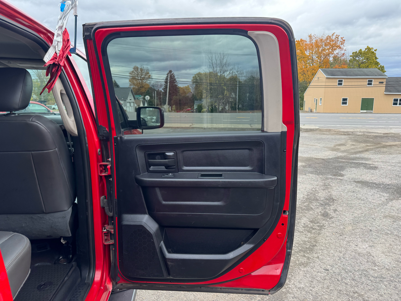 RAM 2500 Tradesman 4x4 Crew Cab 6'4" Box 2017 RAM 2500 Tradesman 4x4 Crew Cab 6'4" Box 2017