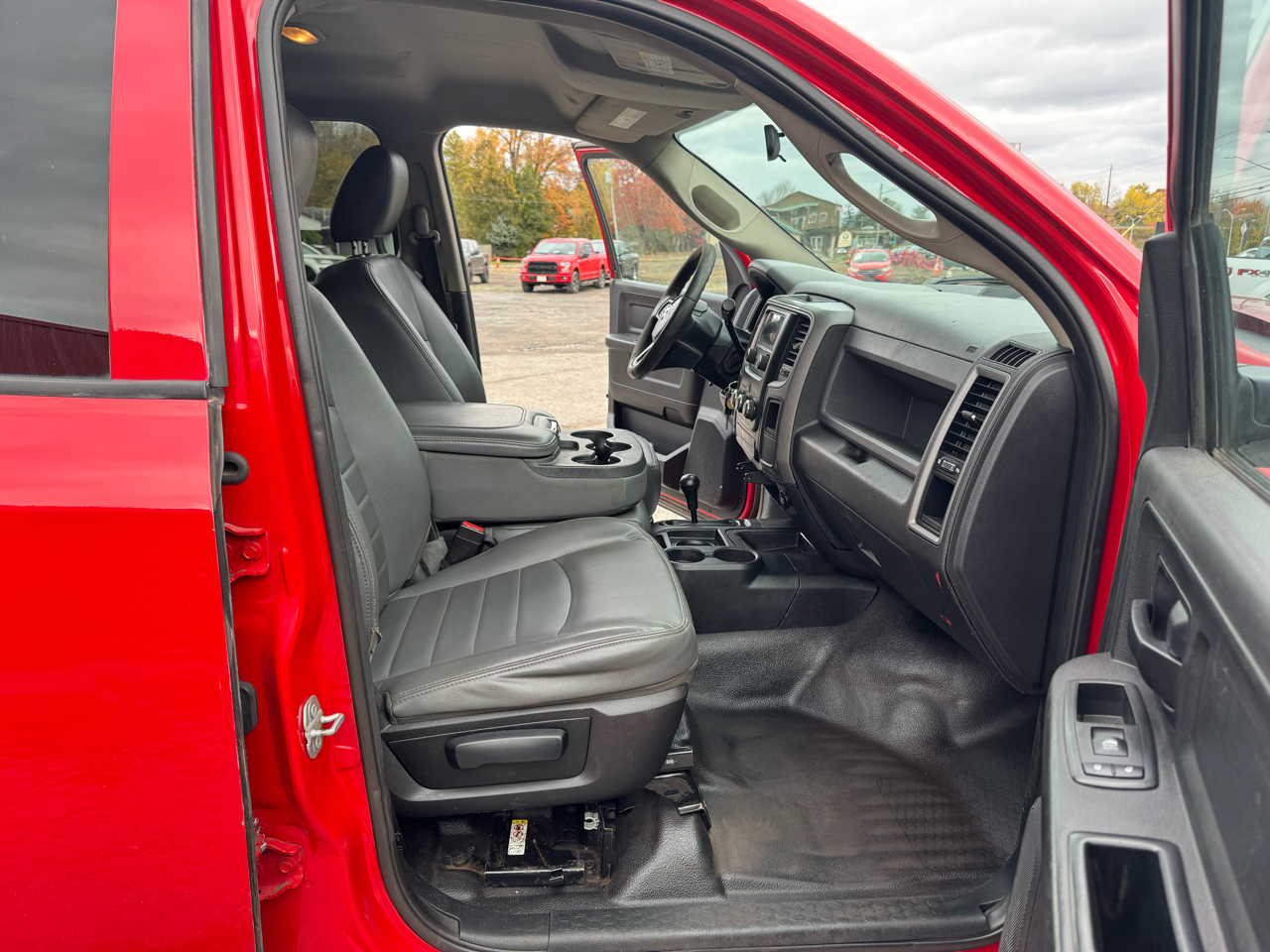 RAM 2500 Tradesman 4x4 Crew Cab 6'4" Box 2017 RAM 2500 Tradesman 4x4 Crew Cab 6'4" Box 2017