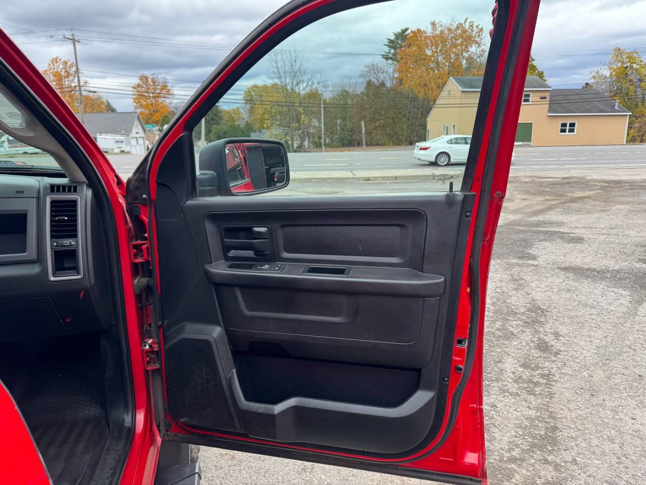 RAM 2500 Tradesman 4x4 Crew Cab 6'4" Box 2017 RAM 2500 Tradesman 4x4 Crew Cab 6'4" Box 2017