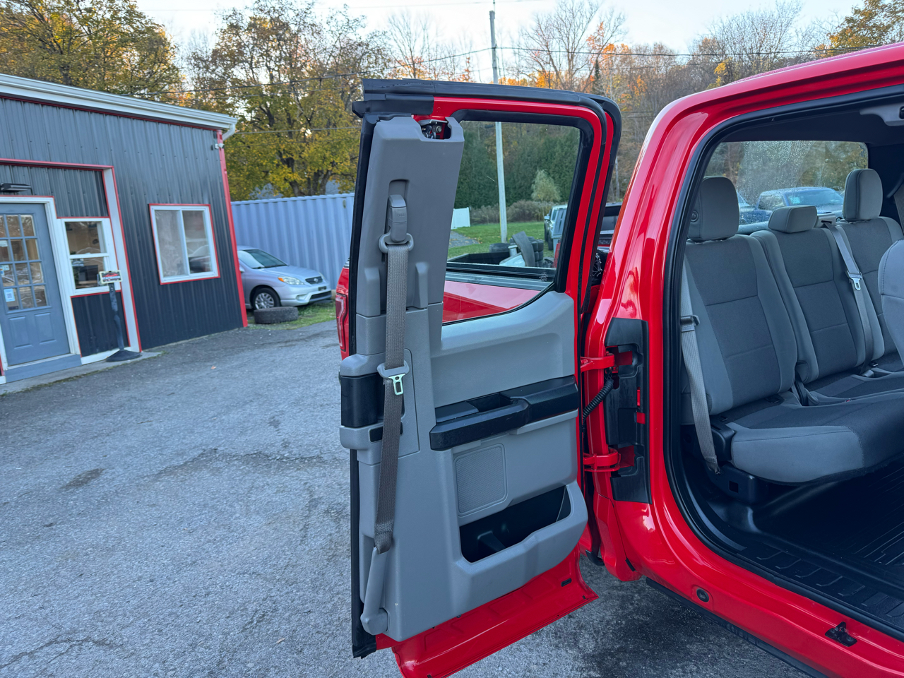 Ford F-150 4WD SuperCab 145" XL 2015 Ford F-150 4WD SuperCab 145" XL 2015