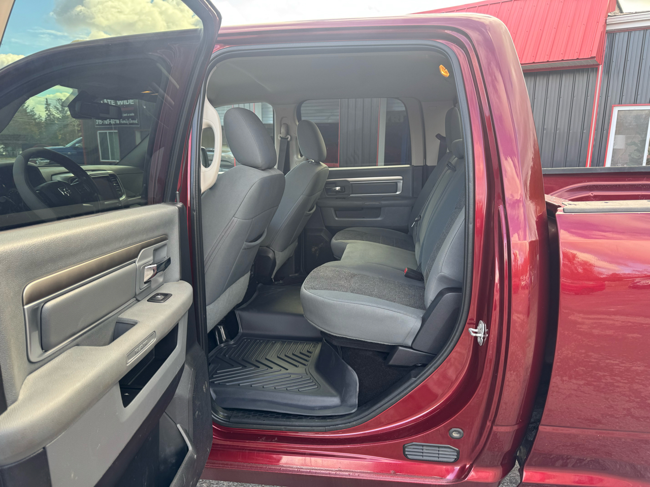 RAM 2500 4WD Crew Cab 149" SLT 2016 RAM 2500 4WD Crew Cab 149" SLT 2016