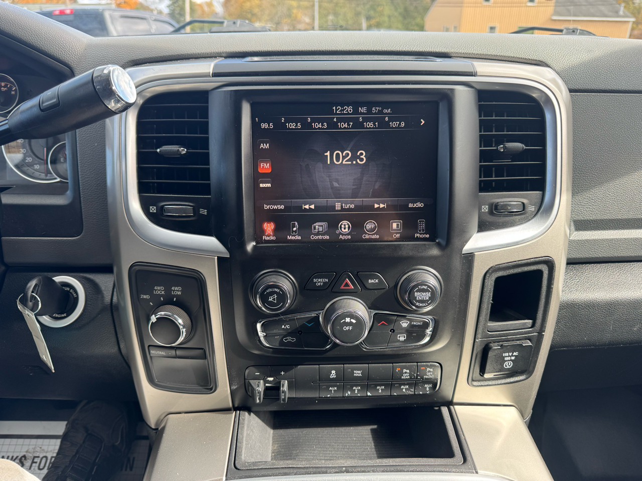 RAM 2500 4WD Crew Cab 149" SLT 2016 RAM 2500 4WD Crew Cab 149" SLT 2016