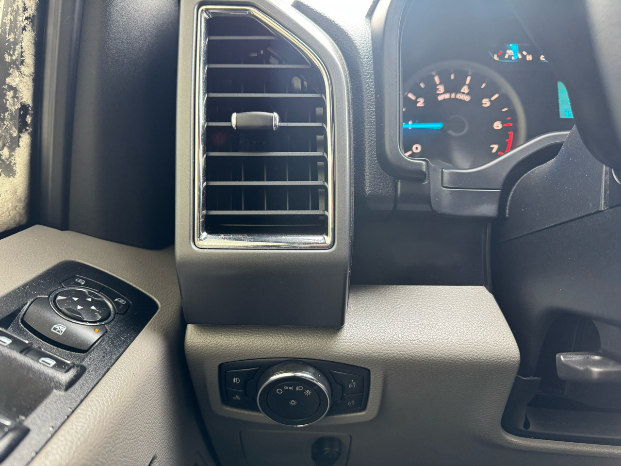 Ford F-150 XLT SuperCrew 5.5-ft. Bed 4WD 2016