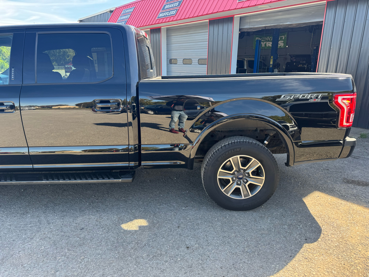 2017 Ford F-150 XLT photo 3