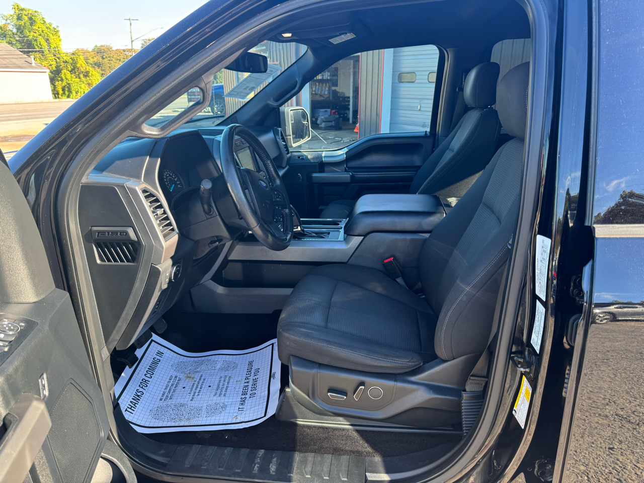 2017 Ford F-150 XLT photo 9