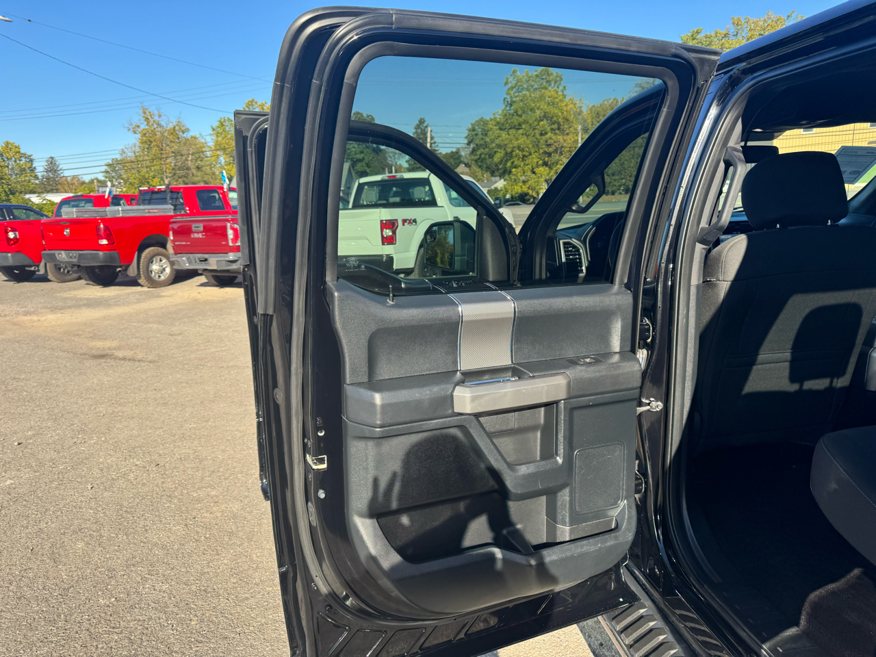 2017 Ford F-150 XLT photo 11