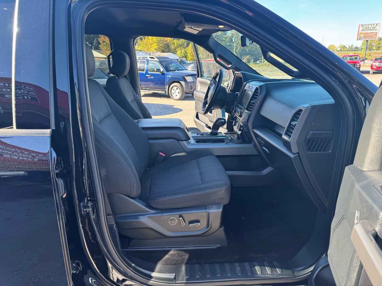 2017 Ford F-150 XLT photo 13