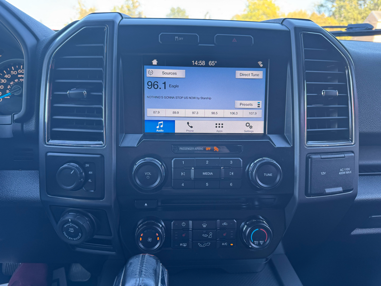 2017 Ford F-150 XLT photo 17
