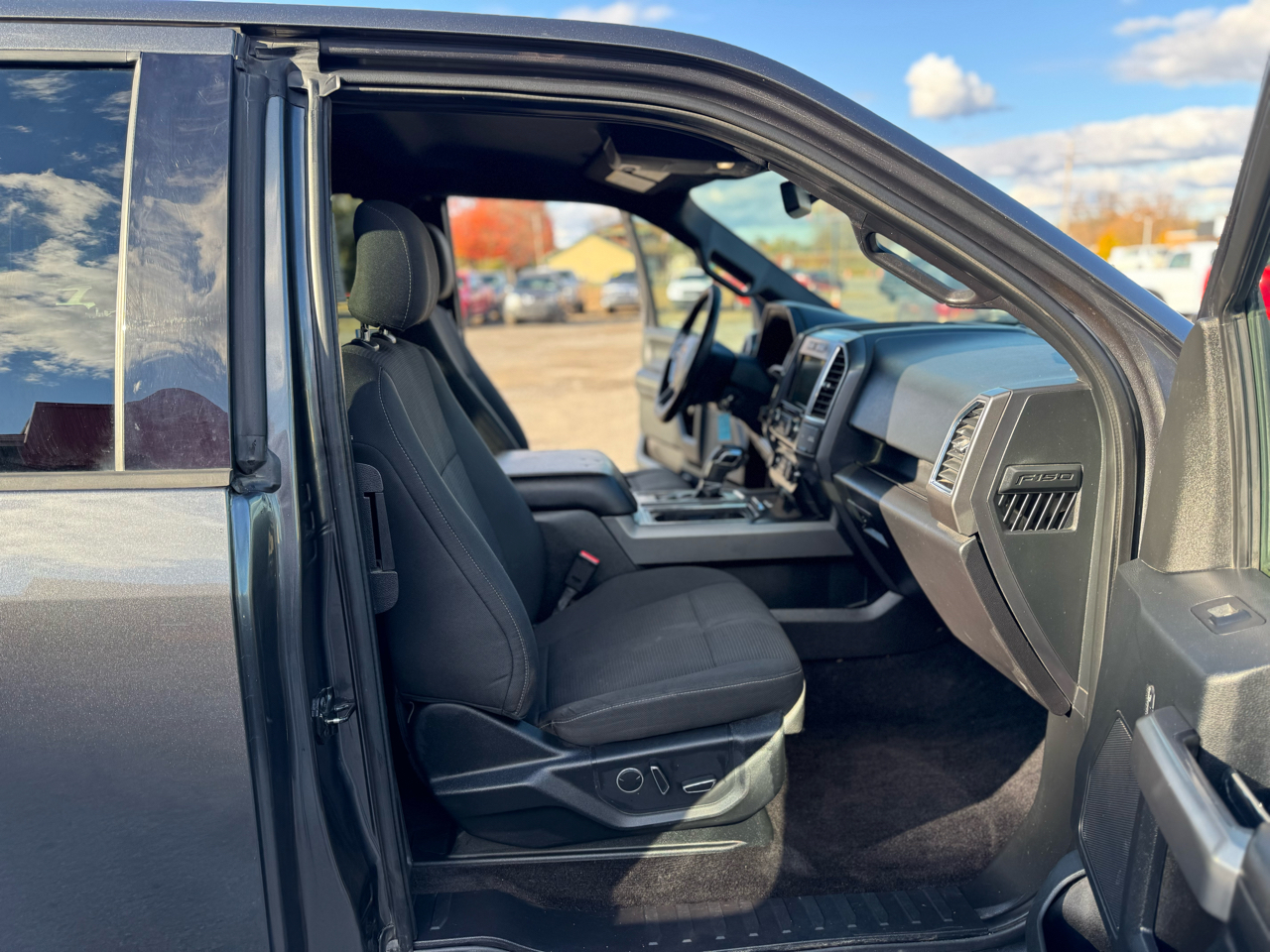 Ford F-150 4WD SuperCab 145" XLT 2016 Ford F-150 4WD SuperCab 145" XLT 2016