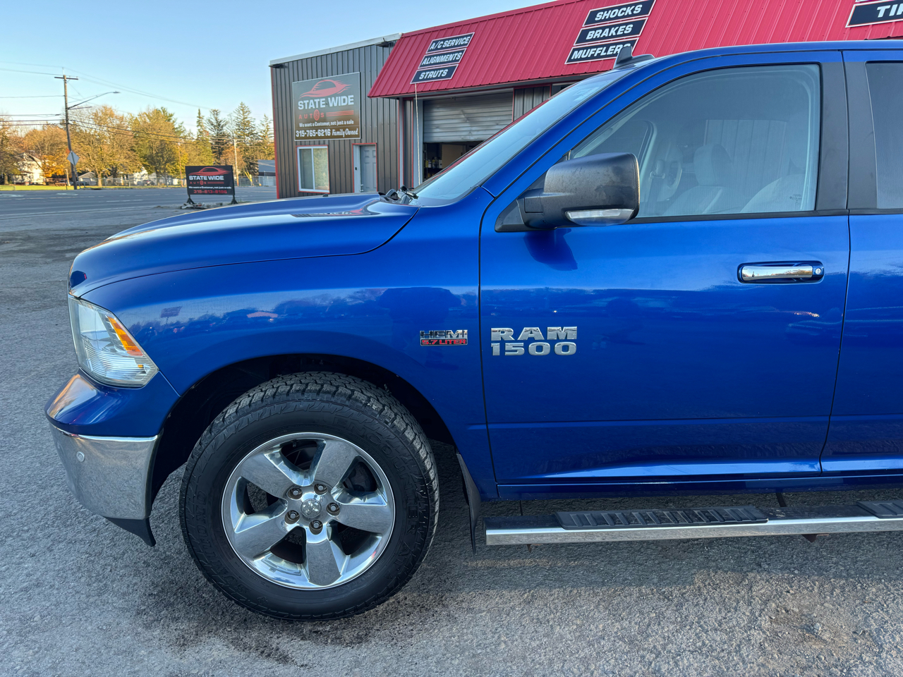 RAM 1500 Big Horn 4x4 Crew Cab 5'7" Box 2017 RAM 1500 Big Horn 4x4 Crew Cab 5'7" Box 2017