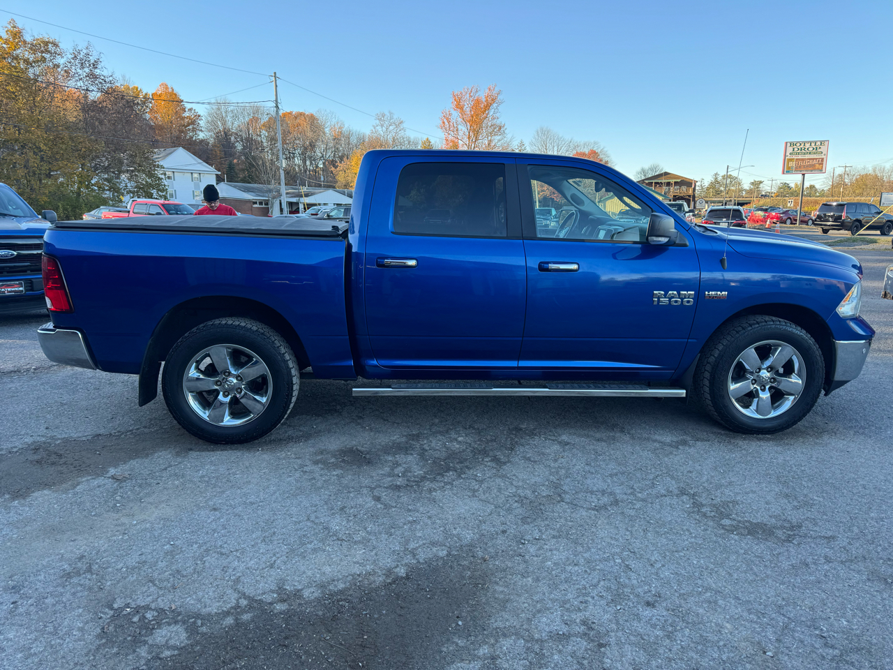 RAM 1500 Big Horn 4x4 Crew Cab 5'7" Box 2017 RAM 1500 Big Horn 4x4 Crew Cab 5'7" Box 2017