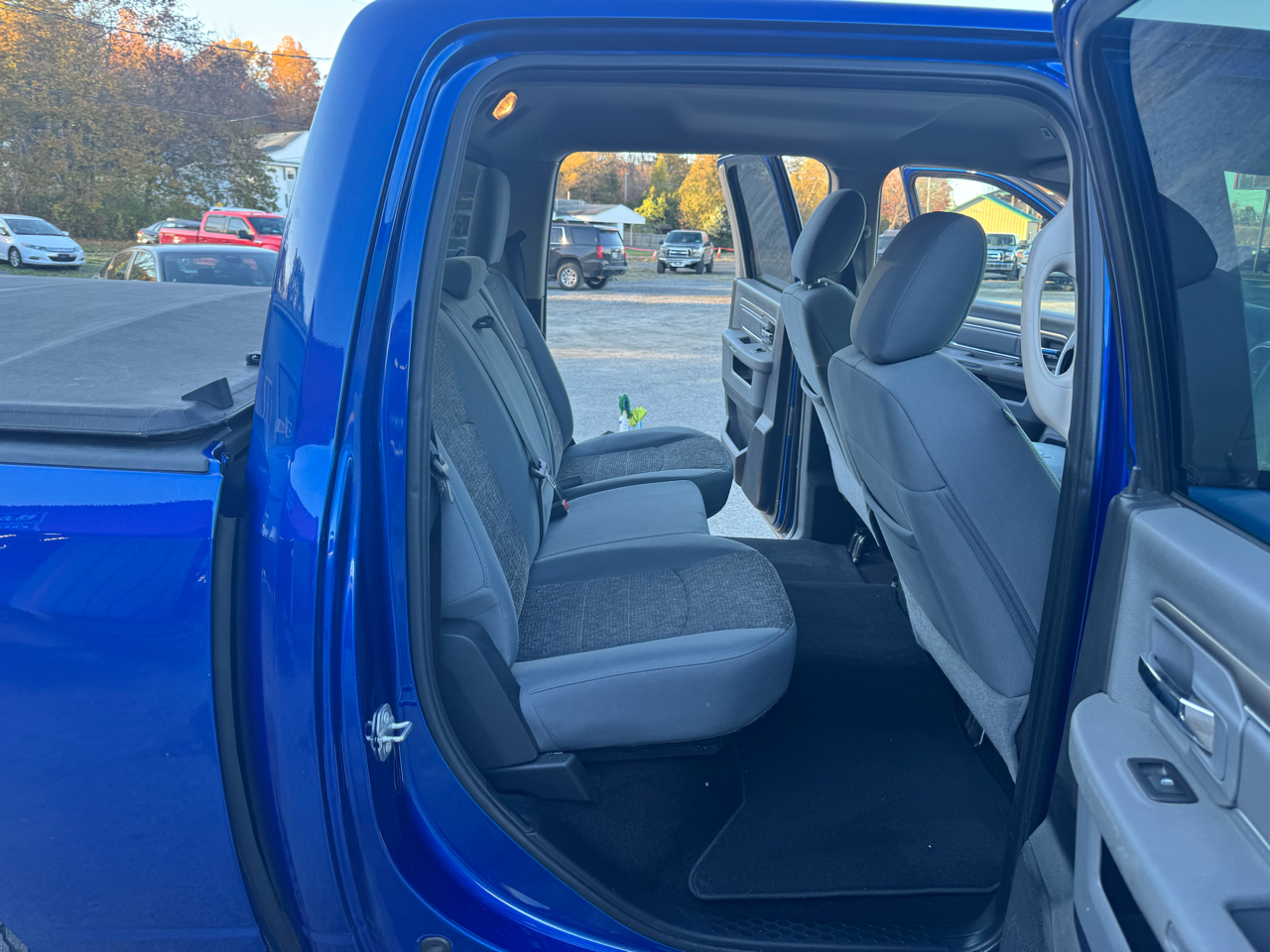 RAM 1500 Big Horn 4x4 Crew Cab 5'7" Box 2017 RAM 1500 Big Horn 4x4 Crew Cab 5'7" Box 2017