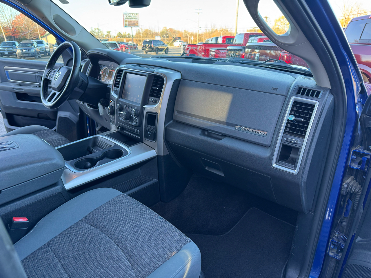 RAM 1500 Big Horn 4x4 Crew Cab 5'7" Box 2017 RAM 1500 Big Horn 4x4 Crew Cab 5'7" Box 2017