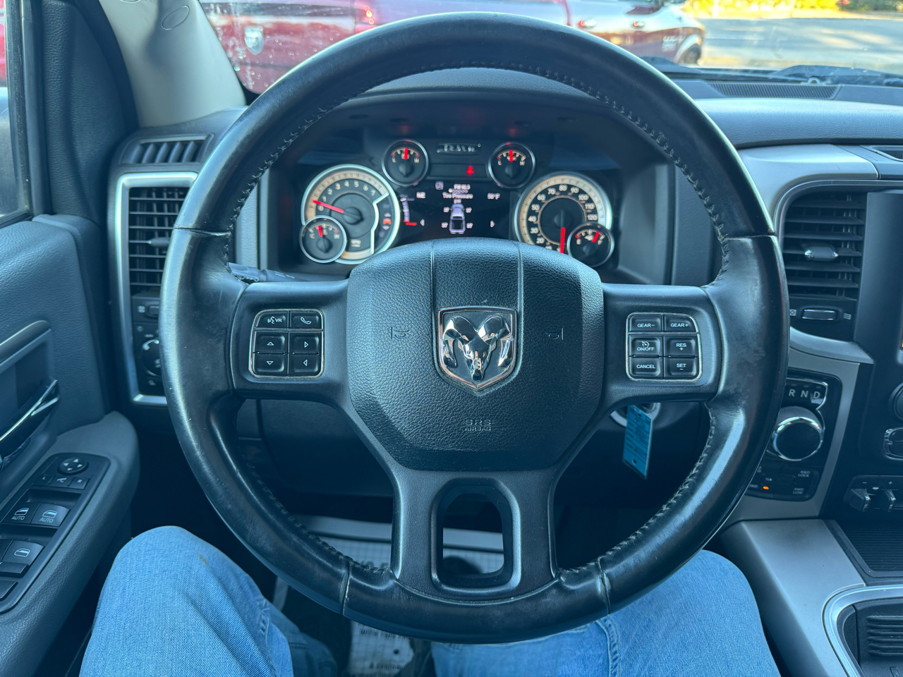 RAM 1500 Big Horn 4x4 Crew Cab 5'7" Box 2017 RAM 1500 Big Horn 4x4 Crew Cab 5'7" Box 2017