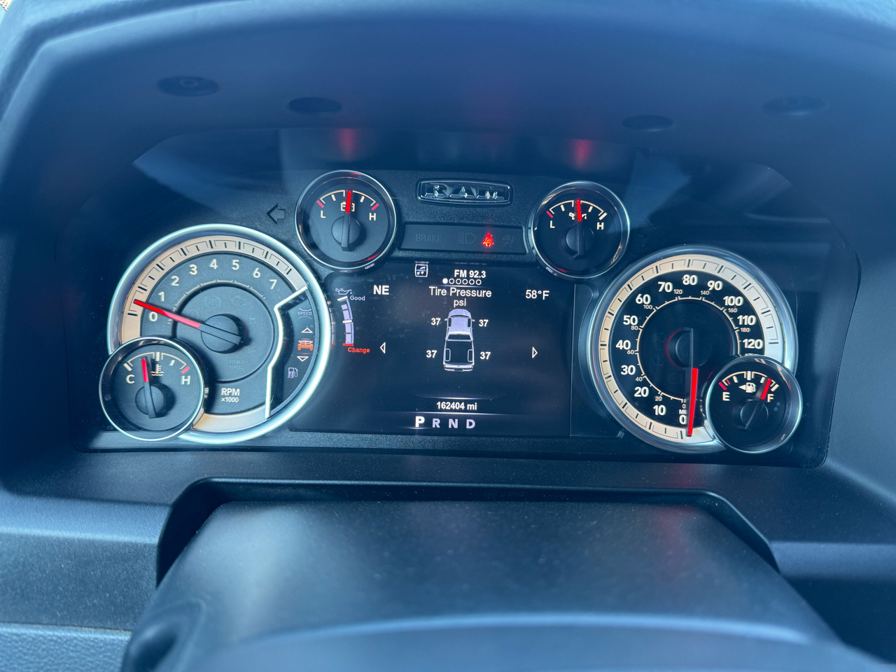 RAM 1500 Big Horn 4x4 Crew Cab 5'7" Box 2017 RAM 1500 Big Horn 4x4 Crew Cab 5'7" Box 2017