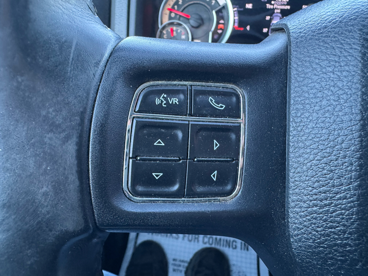 RAM 1500 Big Horn 4x4 Crew Cab 5'7" Box 2017 RAM 1500 Big Horn 4x4 Crew Cab 5'7" Box 2017