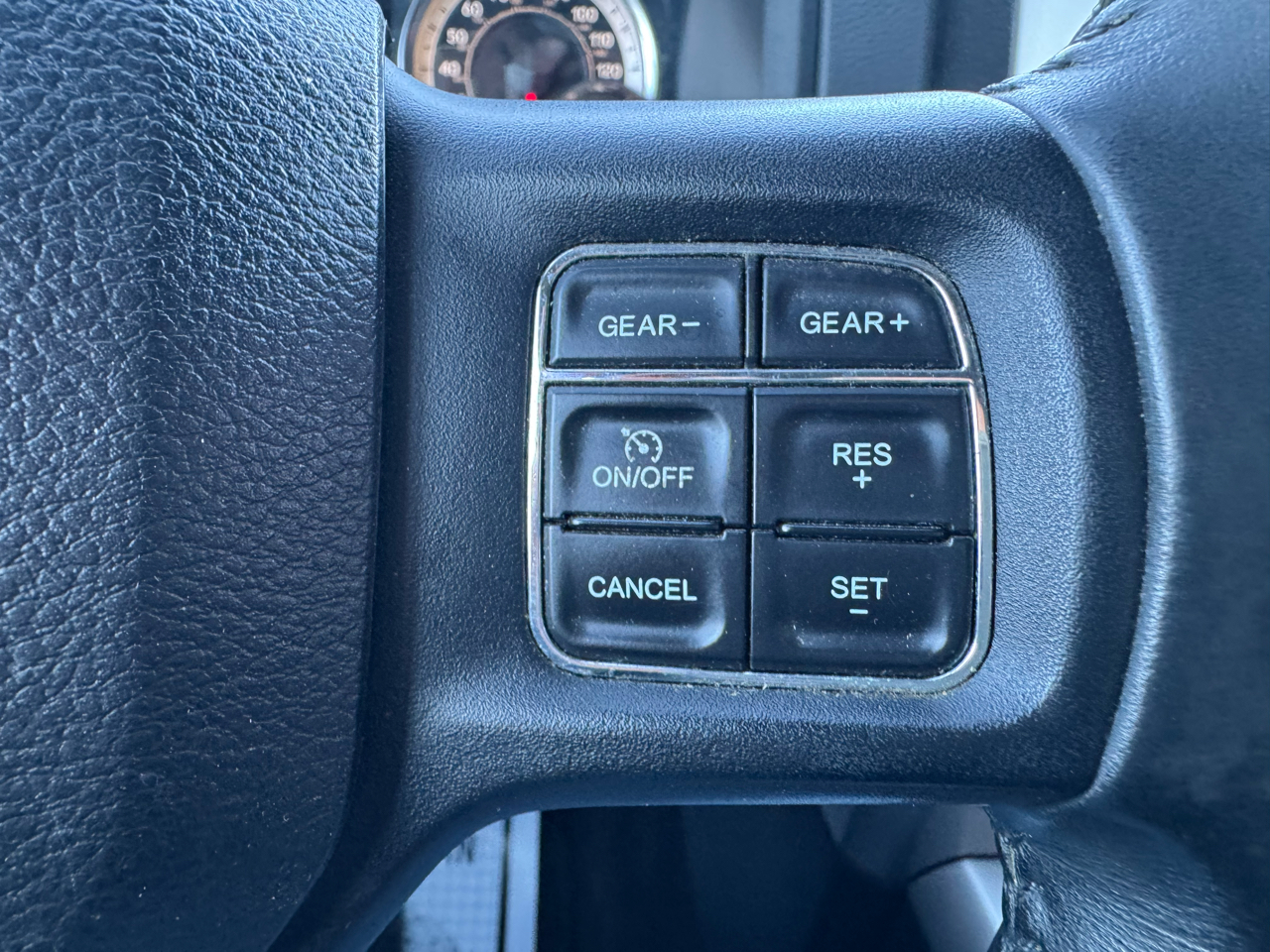 RAM 1500 Big Horn 4x4 Crew Cab 5'7" Box 2017 RAM 1500 Big Horn 4x4 Crew Cab 5'7" Box 2017