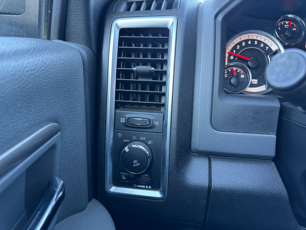 RAM 1500 Big Horn 4x4 Crew Cab 5'7" Box 2017 RAM 1500 Big Horn 4x4 Crew Cab 5'7" Box 2017