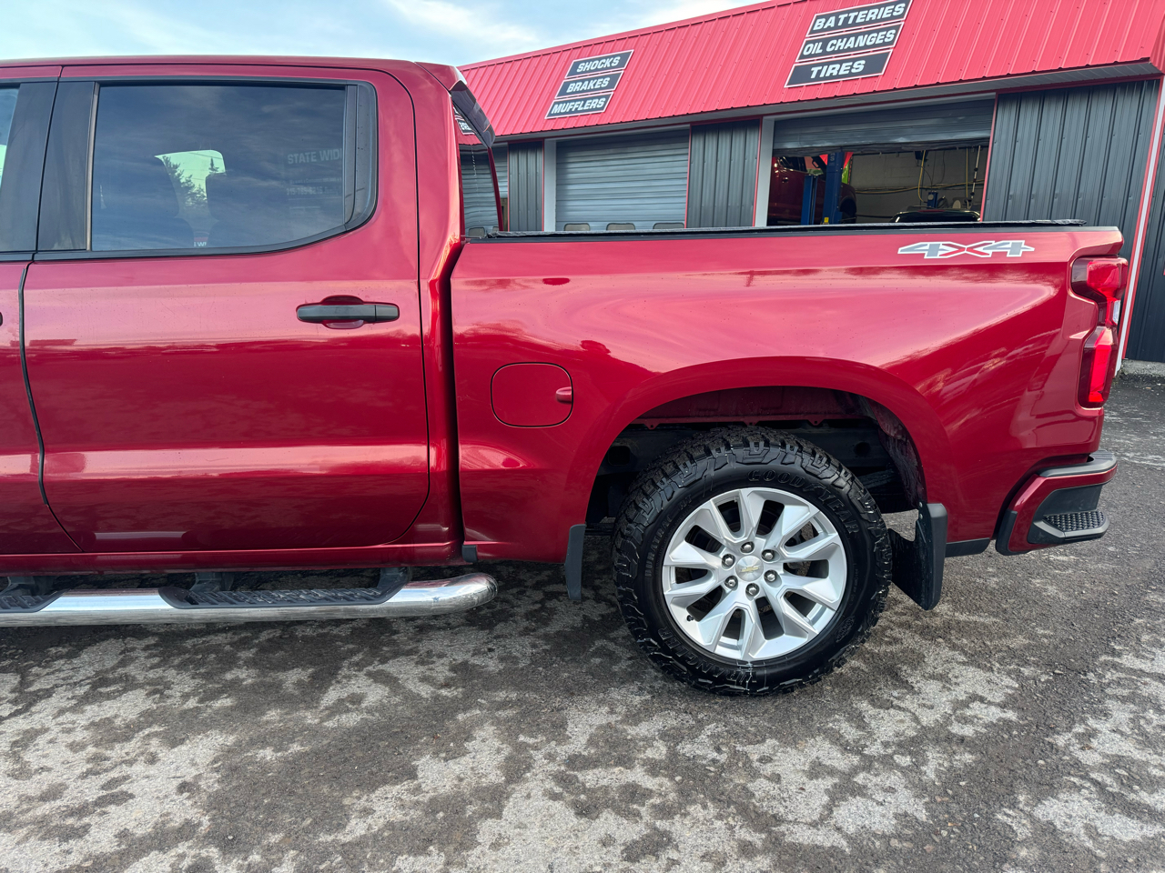 Chevrolet Silverado 1500 4WD Crew Cab 147" Custom 2020