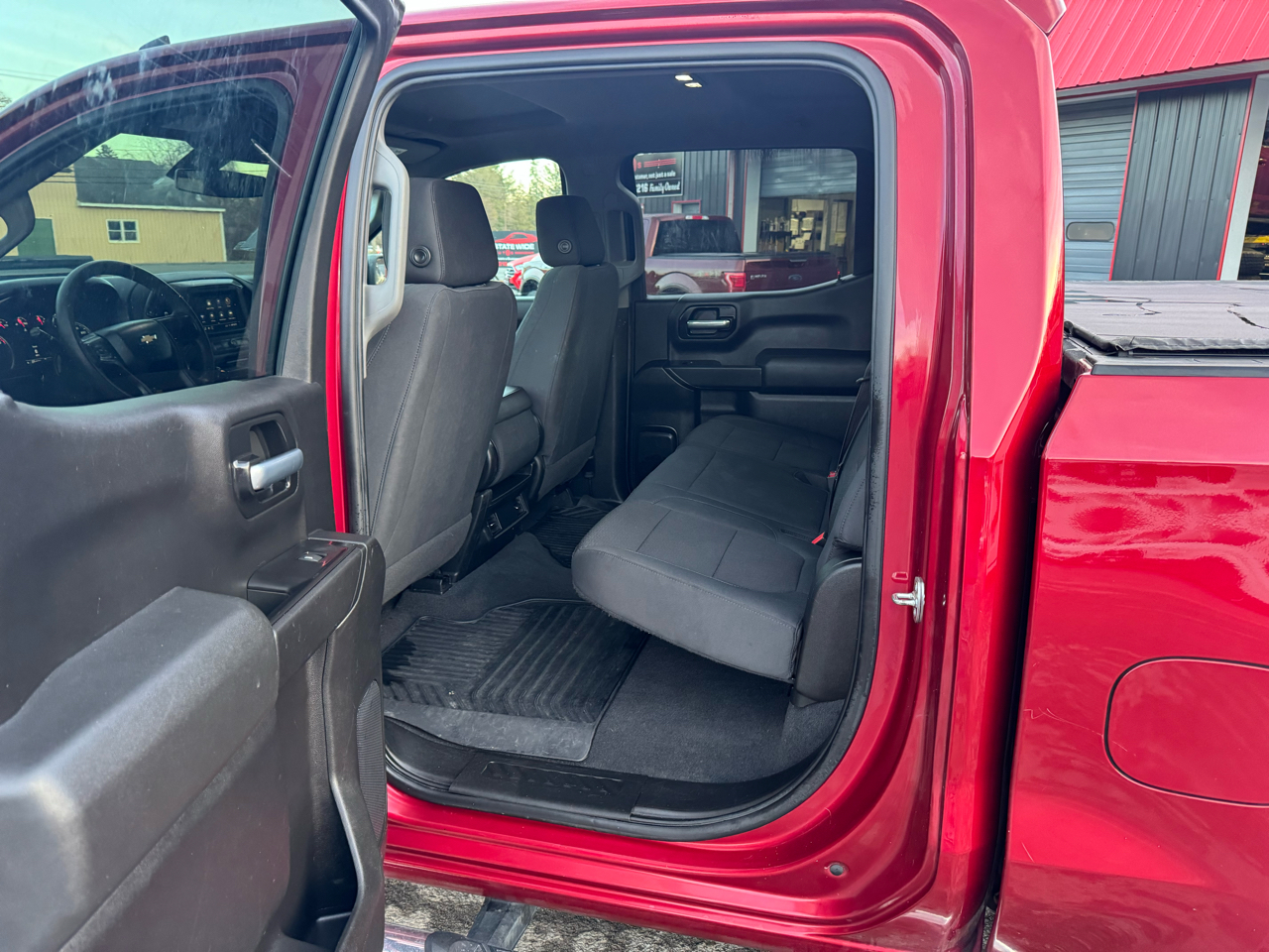 Chevrolet Silverado 1500 4WD Crew Cab 147" Custom 2020