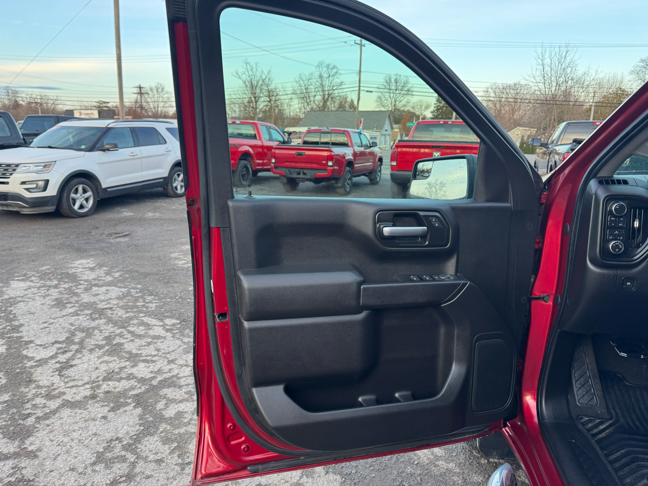 Chevrolet Silverado 1500 4WD Crew Cab 147" Custom 2020