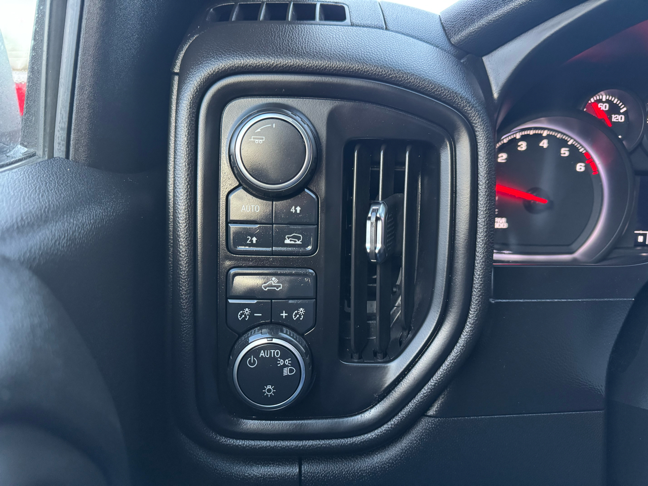 Chevrolet Silverado 1500 4WD Crew Cab 147" Custom 2020