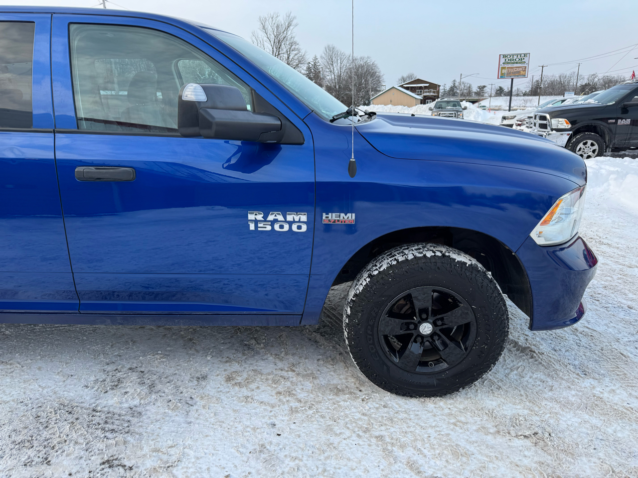 RAM 1500 4WD Quad Cab 140.5" Express 2016