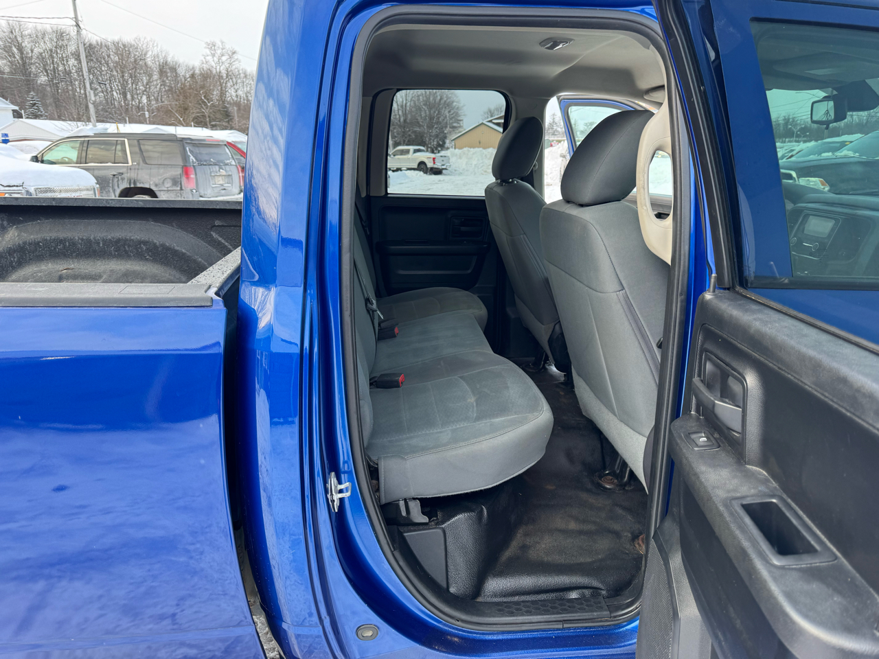 RAM 1500 4WD Quad Cab 140.5" Express 2016