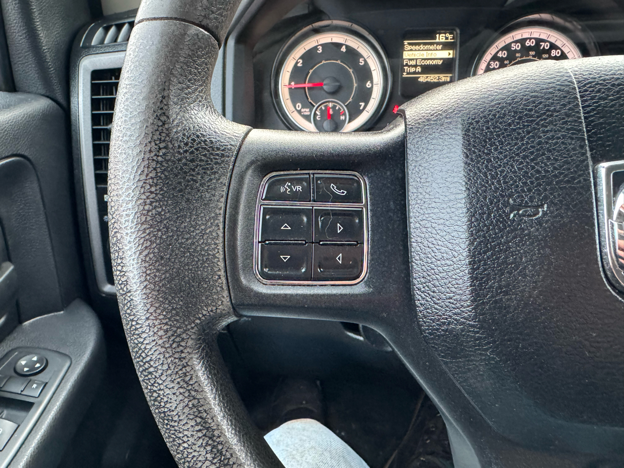 RAM 1500 4WD Quad Cab 140.5" Express 2016