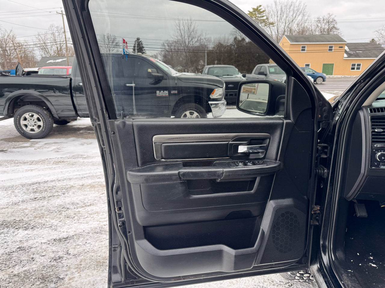 RAM 1500 4WD Crew Cab 149" Sport 2014