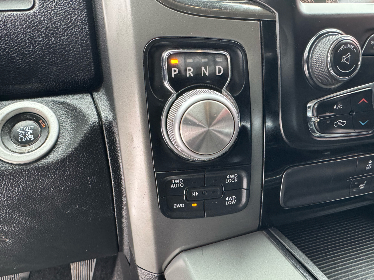 RAM 1500 4WD Crew Cab 149" Sport 2014