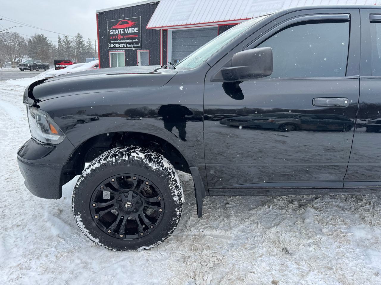 RAM 1500 4WD Crew Cab 140.5" Tradesman 2013